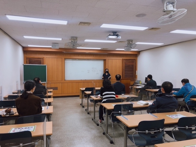 사진=대구동부도서관/어학 강좌