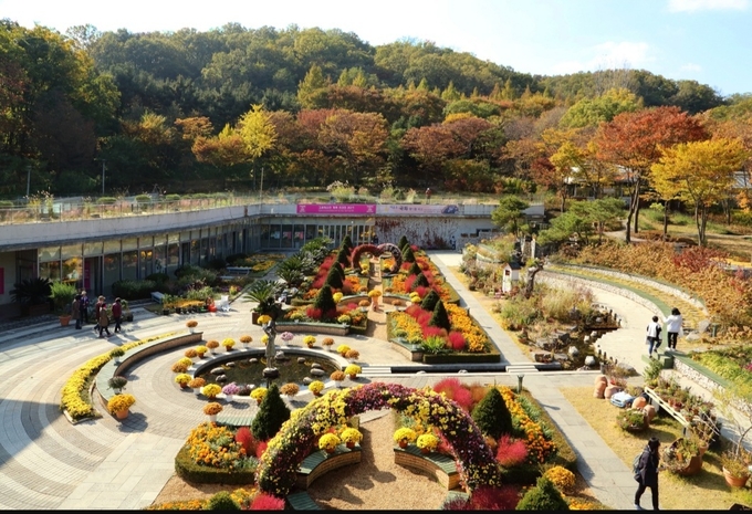 사진=신구대학교/신구대학교식물원 중앙광장