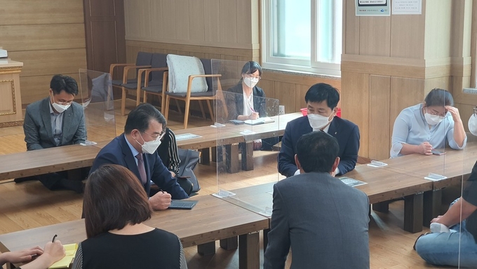사진=장석웅 교육감, 실습 고교생 사망사고 관련 현지 간담회