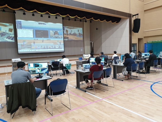 사진=전남교육청/메타버스 플랫폼 활용 진로·진학지도 활동 모습