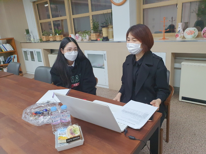 사진=충북교육청/방문 상담 모습