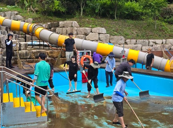 강진군, 보은산 V-랜드공원 대청소