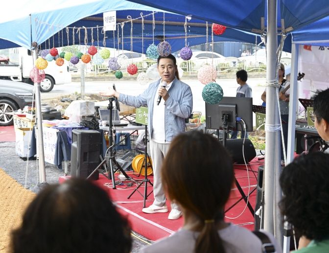 포천시 창수면 주민자치회, '창수야 놀자!' 지역 농산물 직거래 장터 운영