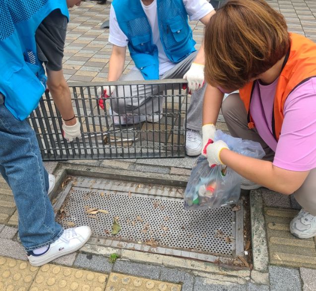 달성군자원봉사센터, 장마철 집중호우 대비빗물받이 정화활동
