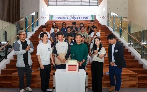 진안군 취임 2주년 맞은 전춘성 진안군수 MZ세대와 소통