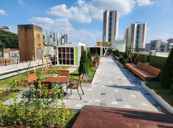 ‘충북도청 옥상에 펼쳐진 푸른 물결, 시티파크의 중심 도청 하늘정원 완성’