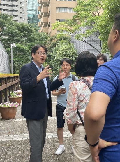 HDC현대산업개발 박희윤본부장과 노원구청 도시계획국장 및 관계직원들이