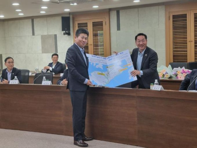 김정헌 구청장, 유 시장 만나 “제3연륙교 개통, 영종 대중교통 개선의 기회로”
