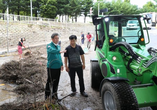 정용래 유성구청장, 침수 피해 복구 작업 박차