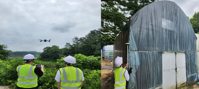 구청 담당 공무원이 드론과 GPS를 이용하여 개발제한구역 내 불법행위 특별단속을 실시하고 있다.