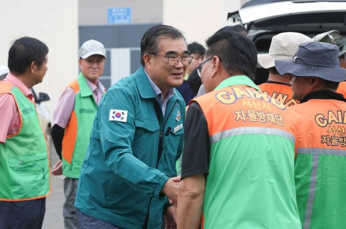 서천군은 주말에도 호우피해 복구에 전념하고 있다.-마산면 서산시 자율방재단