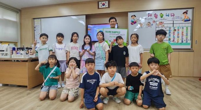 박종율 교육위 위원 재능기부 모습