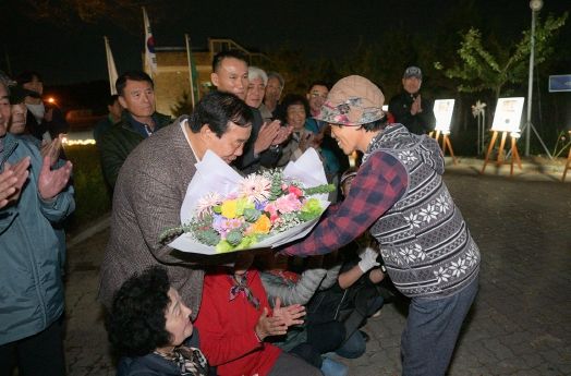 최민호 세종시장, 연동면 주민과 '1박2일' 소통