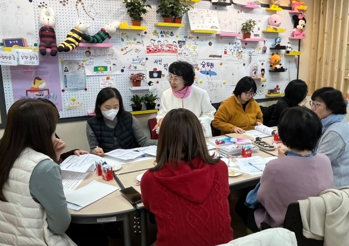 ‘내 안의 강점 발견, 색채 치유교실’ 프로그램