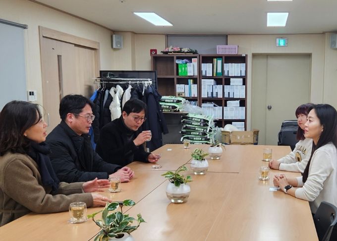 경기도여주교육지원청, 설맞이 사회복지기관 위문품 전달