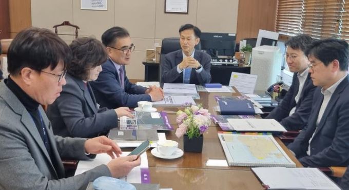 김기웅 서천군수, 2026년 정부예산 확보 및 장항항 현안 해결 총력