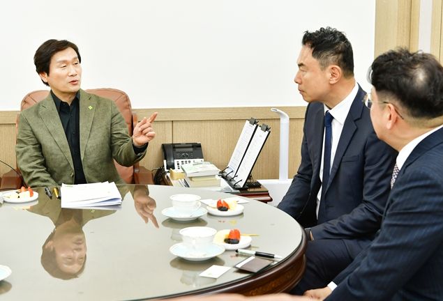 조현일 시장-정지영 현대백화점 사장 환담