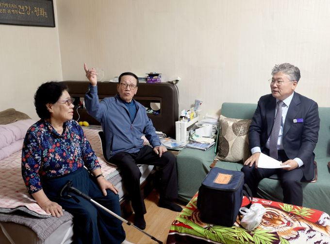 장세일 영광군수, 맞춤형 영양도시락 지원 현장 방문