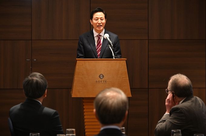 오세훈 서울시장이 27일 소공동 롯데호텔에서 진행된 지옌(Z/Yen)그룹 마이클 마이넬리 회장 방한 강연에서 축사하고 있다.