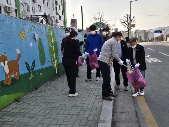 2025년 봄맞이 제천교육지원청“쓰담달리기 제천”실시