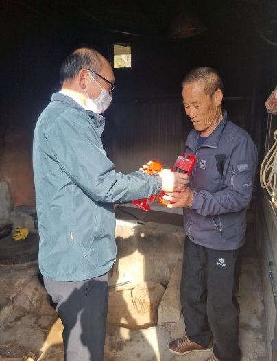 투척식 소화기 배부