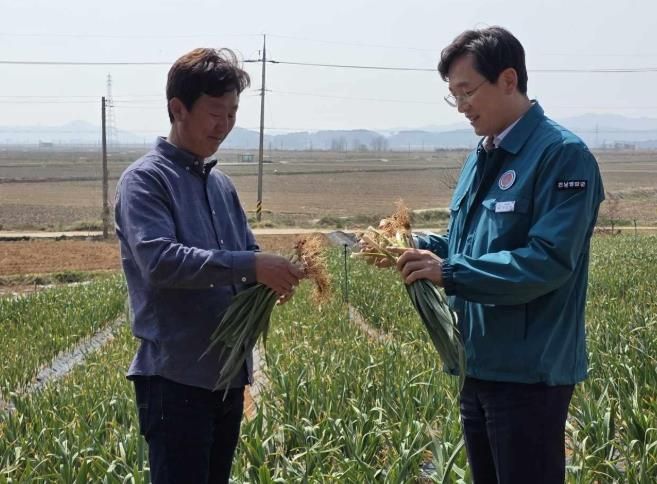 우승희 영암군수, 농가-기업 상생 계약재배 현장 찾아