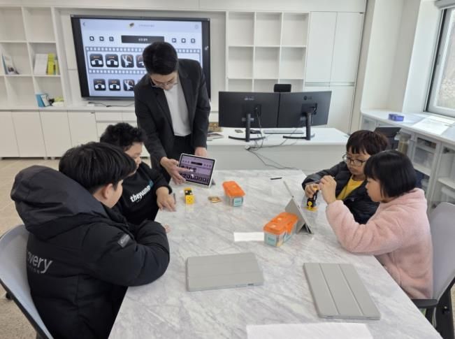 ‘봉화발명교육센터 SW-AI 체험 프로그램 운영’