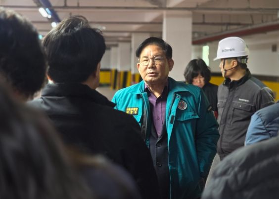 박강수 마포구청장, 폐원 예정 어린이집·노후 주차장 현장 점검