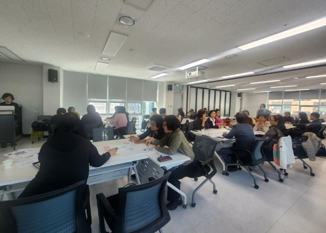 서구 주민자치회 역량강화 교육 진행 장면