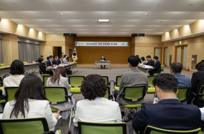 정헌율 시장 등 공무원 70여 명 참석, 전략회의 및 부처 방문 실시