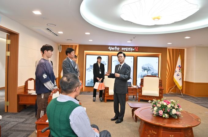 충남도 6개 기업·대학, 장애인 우수선수와 동행