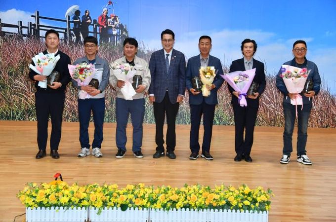 울주군, 2025년 지방세 성실납세자 표창패 수여