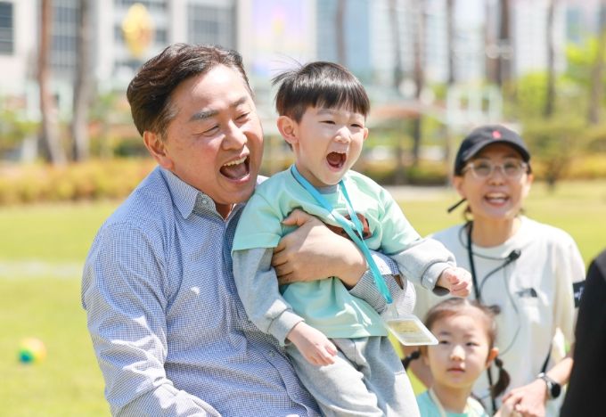 김관영 지사, 어린이들과 함께한 특별한 봄날