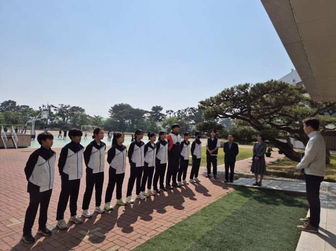 (강남)교육지원청, 전국소년체전 출전 선수 격려