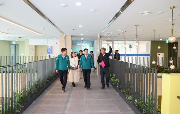 고성군, 힐링공원 속 어린이도서관 개관 임박