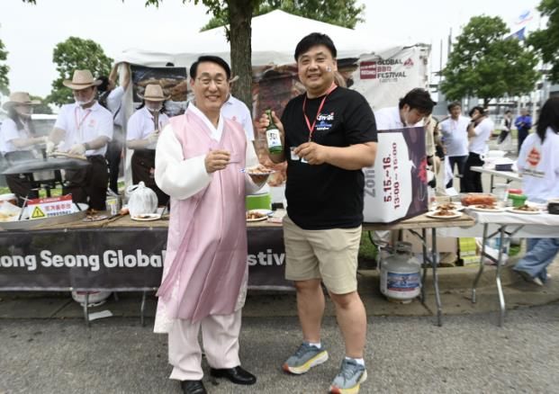 멤피스 인 메이 공식주 고래소주와 홍성 솥뚜껑 삼겹살 콜라보 ‘눈길‘