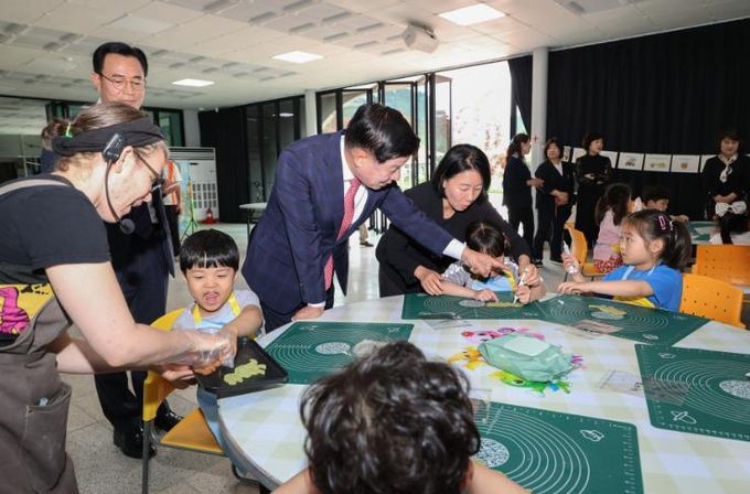 고성군, 공룡 어학캠프 참관 및 유아교육 관계자 간담회 개최