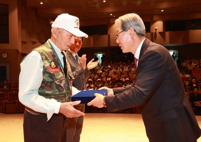 25일 군민문화회관에서는 '6.25 전쟁 제75주년 행사'가 개최됐다.