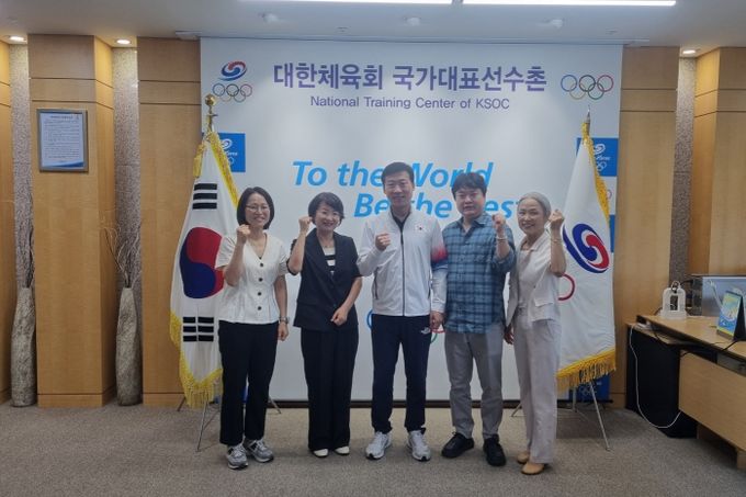 국가대표선수촌 간담회 사진2(가운데 김택수 선수촌장)