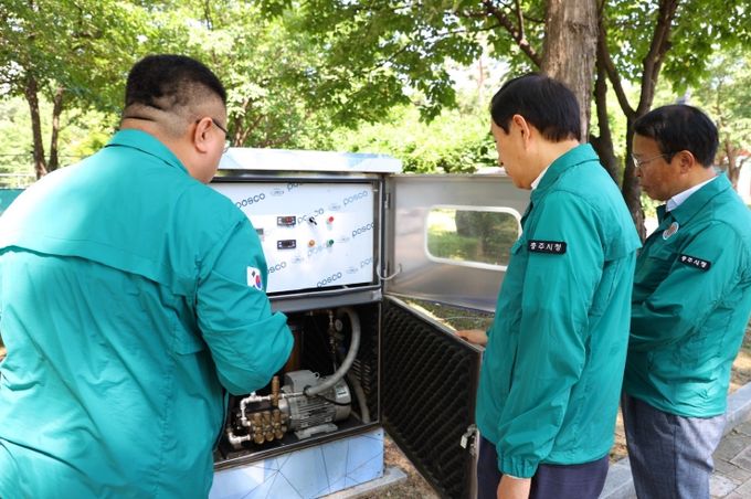 조길형 시장, 무더위쉼터·과수농가·쿨링포그 현장 점검