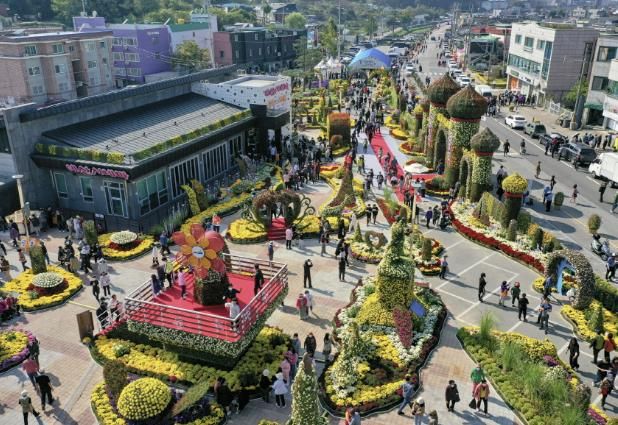 예산장터 삼국축제 전경