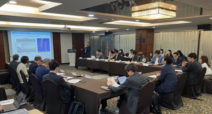 '글로벌 에너지 외교와 민관협력 : 신재생에너지와 전력인프라 확대' 간담회