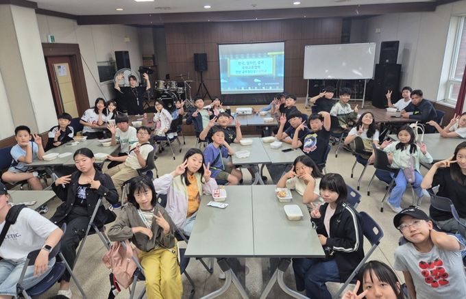 안산교육지원청, 국제교류협력으로 잇는 글로벌 우정 경기공유학교 기반 필리핀·중국 학생과의 한국문화교류