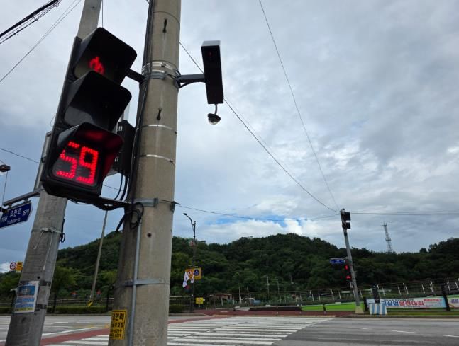 남원시, 스마트 횡단보도 대기시간 안내 시스템 도입... 보행자 교통사고 예방에 앞장
