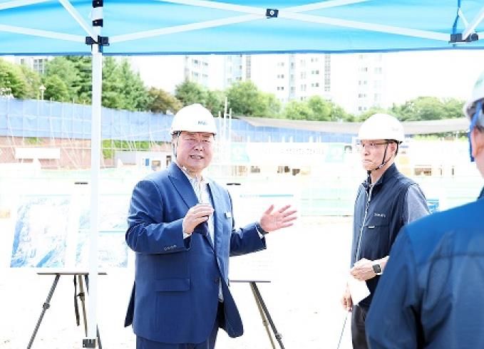 파주시, 문산보건지소·노인복지관 복합센터 건립 현장 폭염대비 안전점검 실시