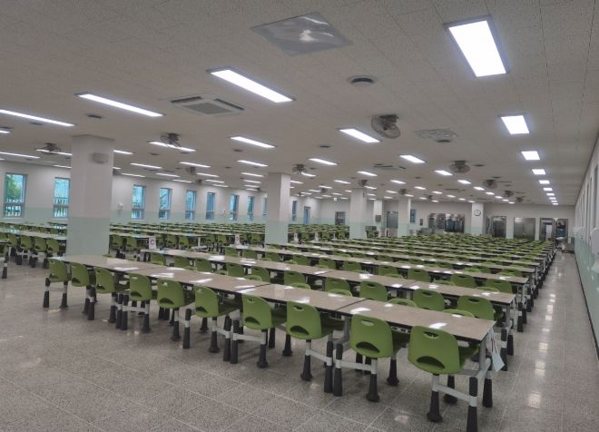 불로중 학교급식환경개선 사업으로 식당 구축