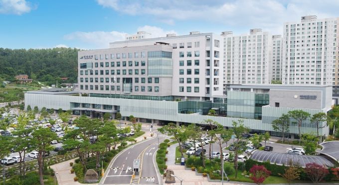 : 예산군청사 전경