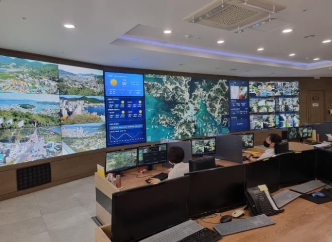 안전하고 따뜻한 추석, 통영시가 함께합니다 1(통합관제센터).