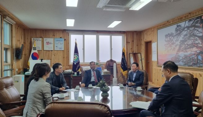 영남대학교 지역경제연구소와 교육 협력 방안 논의