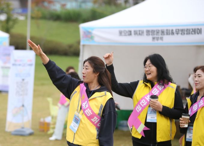 청주시학교운영위원회위원장협의회, ‘엄마·아빠 보안관’으로 몸활동 꿈·끼페스티벌 성공에 힘 보태